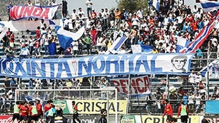 Jugadores de la UC aplaudieron apoyo de los hinchas cruzados