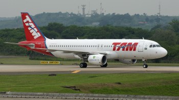 TAM hizo el primer vuelo sudamericano con biocombustible