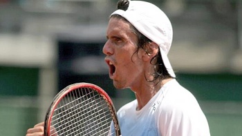   Juan Ignacio Chela derrotó a Marat Safin en la Copa Argentina de tenis 