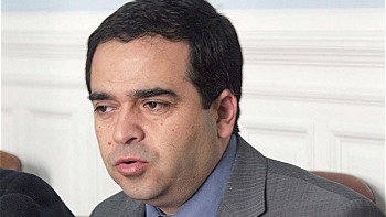 Senador Quintana criticó opción de declarar desierto concurso en la Junji