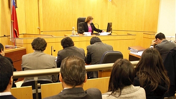   A tres años y un día fue condenada paramédico que inyectó aire a una menor 