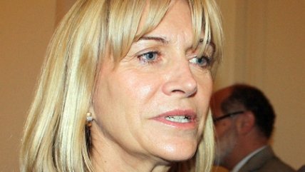 Matthei: Bienestar de las mujeres importa más que esta tontera de si se cumple o no con el postnatal