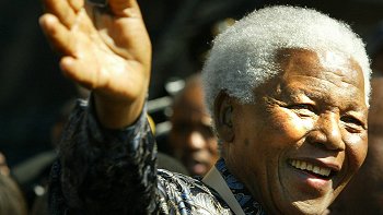 Hospitalización de Mandela causa fuerte inquietud en Sudáfrica