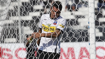   Selección chilena viaja rumbo a Europa sin el delantero Esteban Paredes 