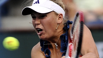 Wozniacki sufrió para meterse en los cuartos de final de Charleston