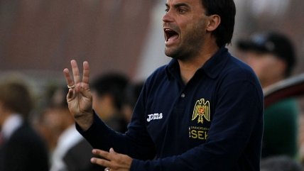 José Luis Sierra: "Nos jugamos el prestigio y la vergüenza deportiva ante Católica"