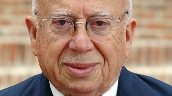 TVN homenajeará a Gonzalo Rojas con exhibición de documental