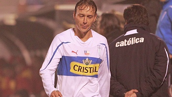 Cuerpo médico de la UC evaluará si Adán Vergara está en condiciones de jugar ante Peñarol