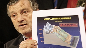 Horvath: Me parece extraño que el Gobierno promocione el tendido eléctrico de HidroAysén