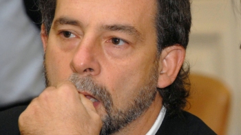 Presidente del Senado viajará a Italia para denunciar 