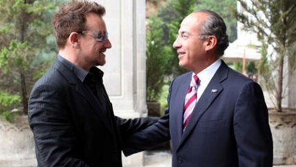 Bono y Calderón conversaron sobre pobreza y medio ambiente