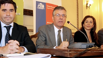 Gobierno anunció que estudia prohibir marchas contra HidroAysén en Plaza Italia