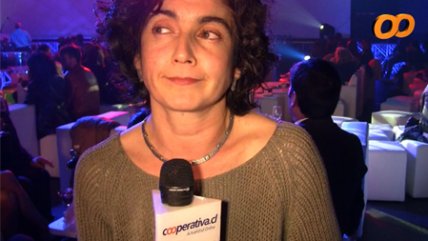   Paulina Urrutia agradeció a su mundo del teatro por el Altazor 