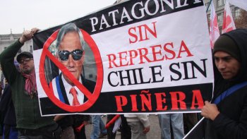 Marcha contra HidroAysén en Santiago reunió a 12 mil personas, según Carabineros