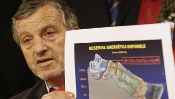 Horvath y proyecto HidroAysén: La institucionalidad ha sido violentada por los ministros