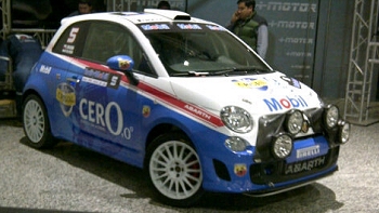   Eliseo Salazar presentó el nuevo auto con el que correrá las próximas fechas del Rally Mobil 