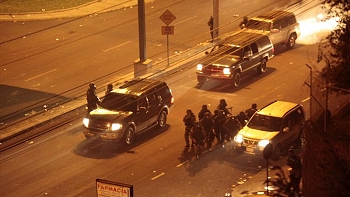   Más de 100 policías ecuatorianos fueron multados por usar bienes públicos en alzamiento 