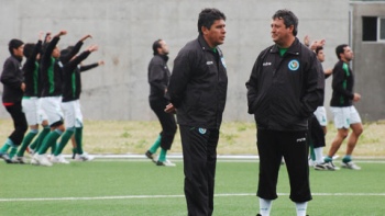   El DT Jorge Contreras dejó Puerto Montt después de goleada sufrida en Copa Chile 