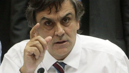 Ministro Longueira: La falla de La Polar es porque no tenían dueño