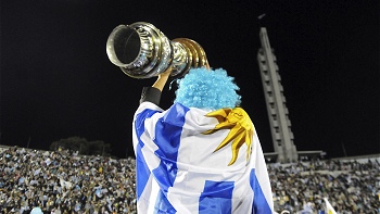 El nuevo campeón de América dio la vuelta olímpica en el Centenario de madrugada