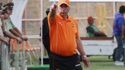 Nelson Acosta una vez más amenazó con irse de Cobreloa