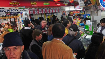   Apostadores se ilusionan con ganar histórico premio del Loto 