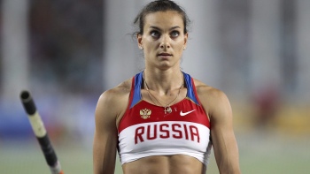   Yelena Isinbayeva quedó fuera del podio en la garrocha 