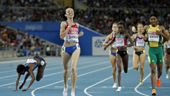   Rusa Mariya Savinova destronó a Caster Semenya en los 800 metros 