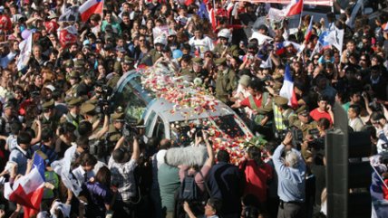 Valerio Fuenzalida: No va ser fácil para TVN encontrar un reemplazo de Camiroaga