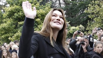 Carla Bruni dará a luz 