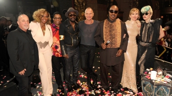  Sting celebró sus 60 años junto a Lady Gaga y Stevie Wonder 