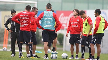   Borghi probó fórmulas en el mediocampo para el duelo ante Argentina 