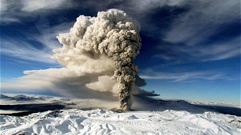 Cenizas del Puyehue forzaron la suspensión de los vuelos en aeropuerto de Bariloche