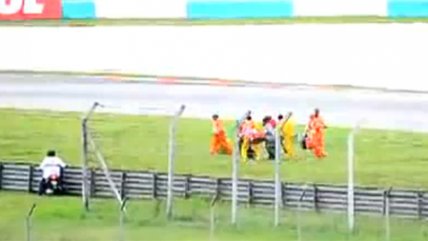 Los camilleros tropezaron mientras evacuaban a Simoncelli