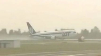   Avión aterrizó sin su tren delantero en Polonia 
