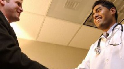   Academia Chilena de Medicina: Nos parece discutible que farmacéuticas ejerzan presión en médicos 