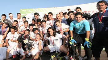 U. de Las Américas venció a la UNAB y logró un inédito tricampeonato en la Copa Universia