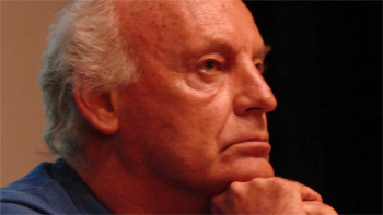 Galeano cree que Cuba vive un período 
