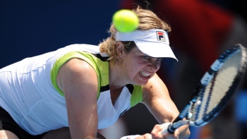Clijsters sacó a relucir todo su temple para clasificar a los cuartos de final en Australia