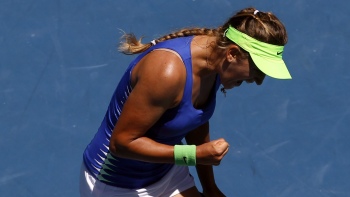 Azarenka derribó a la campeona vigente de Australia y clasificó a su primera final de Grand Slam