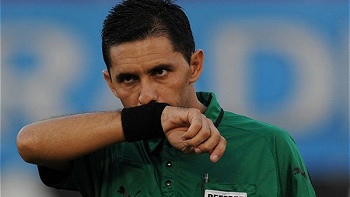 Conmebol designó árbitros para duelos de U. Española y la UC en Copa Libertadores