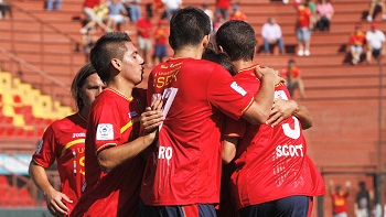 José Luis Sierra busca fórmulas para el choque con Junior por Copa Libertadores