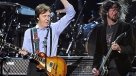 Paul McCartney cerró los Grammy con una pequeña ayuda de sus amigos