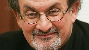   Salman Rushdie volverá a India a dos meses de recibir amenazas de muerte 