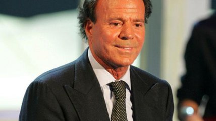 Julio Iglesias: Chile históricamente disciplinado y va a salir adelante