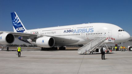   El Airbus380 en Fidae 2012 