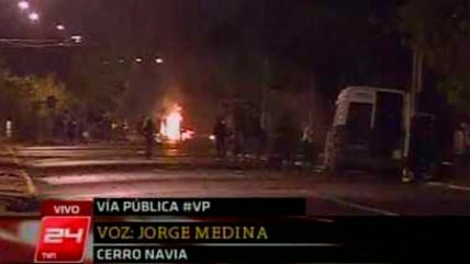   Carabineros se enfrenta a manifestantes en Villa Francia 