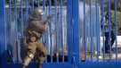 Carabineros y encapuchados se enfrentan en Alameda