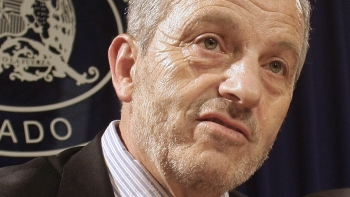 Horvath a ejecutivos de HidroAysén: Yo no estaría tan contento, queda bastante por recorrer