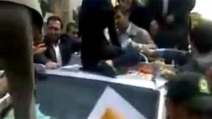 Una mujer increpó a Ahmadinejad: 